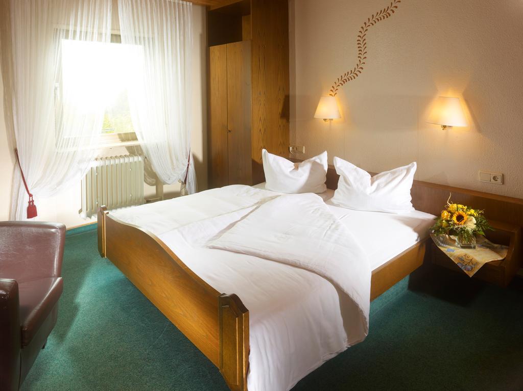 Hotel Loesch Pfaelzer Hof Romerberg ห้อง รูปภาพ