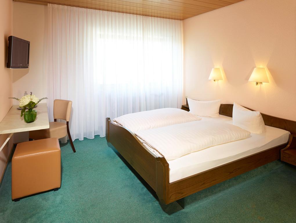 Hotel Loesch Pfaelzer Hof Romerberg ห้อง รูปภาพ